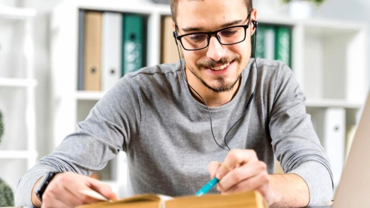 Daily planner showing structured remote learning schedule with color-coded time blocks